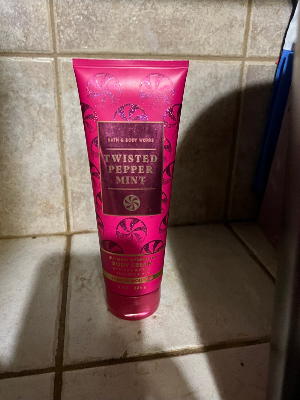 Bath & Body Works Twisted Peppermint Body Cream - Pink